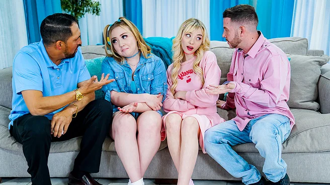 После шоппинга две падчерицы принимают сперму на лица